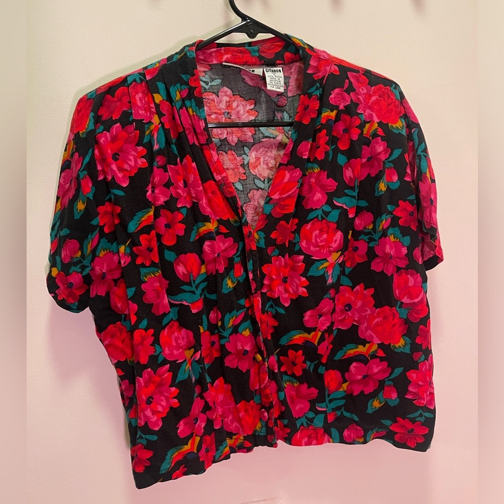 Vintage Floral blouse with shoulder pads